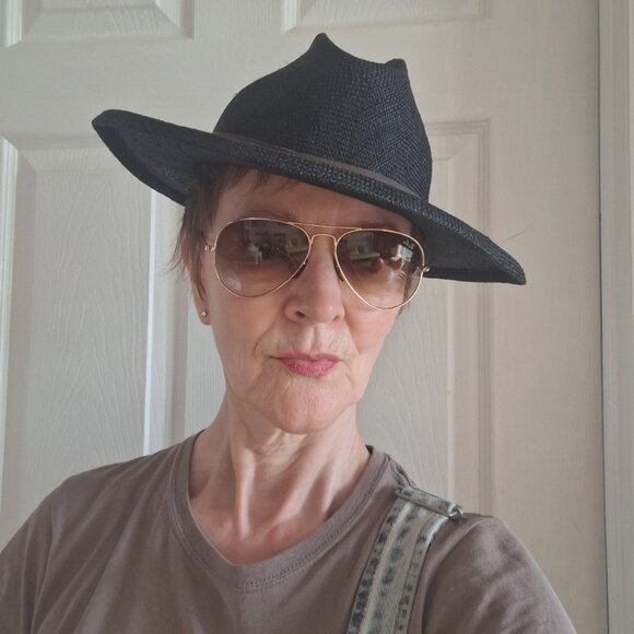 Hat w/leather accents. EUC. Handmade in Italy. main image 5